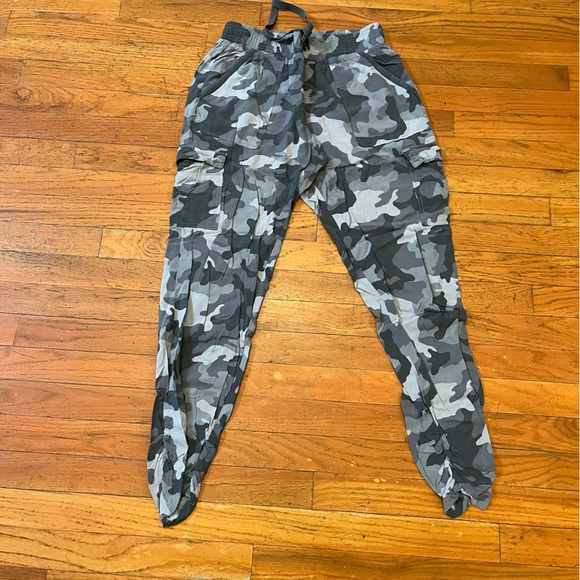 Hippie Rose Cargo Pants Womens Ruched Hem Gray Camo Elastic Waist Cargo Jogger M - Picture 1 of 7